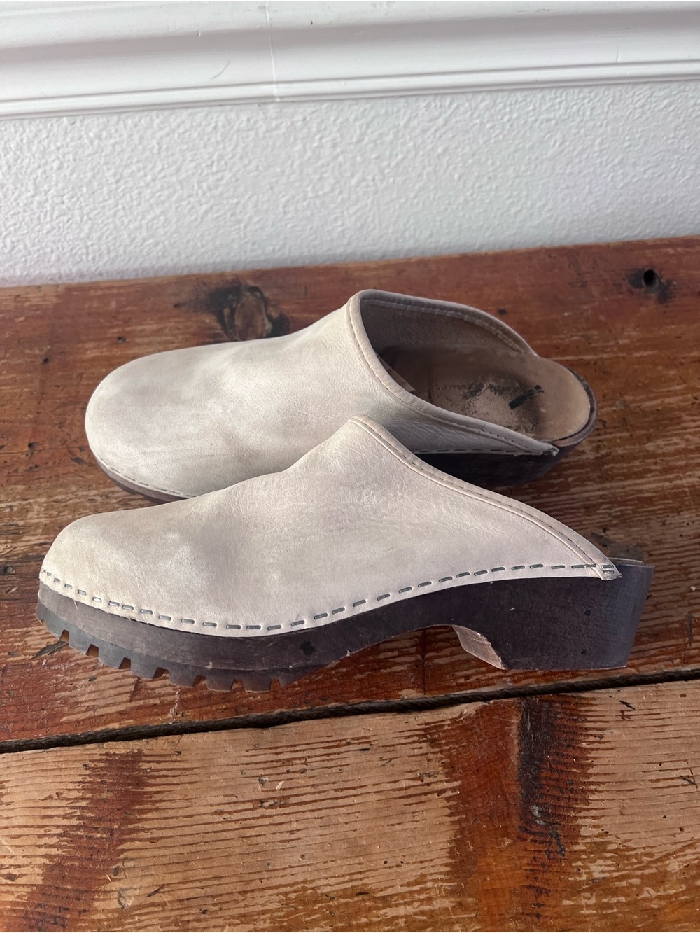 Eddie Bauer Suede Cream Slip On Clogs